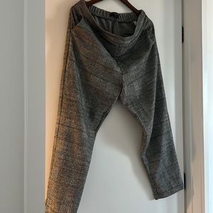 Banana Republic Pull on Plaid Hayden Pant